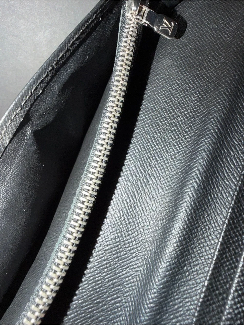 Louis Vuitton Damier Graphite Long Card & Key Holder - Black Authentic with COA